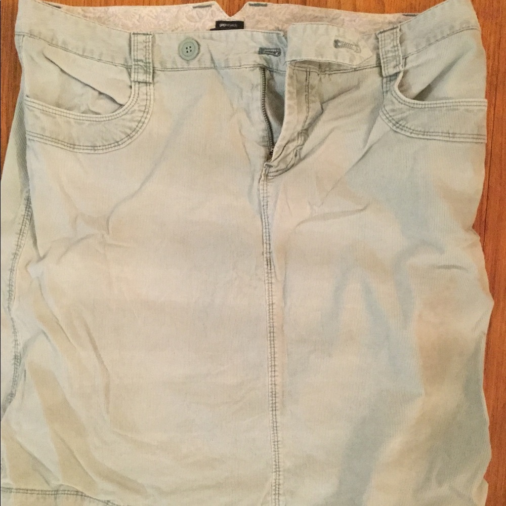 Light green Gap corduroy skirt size 12